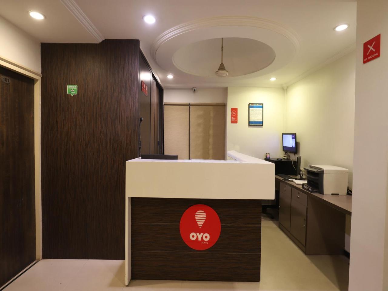 Oyo 10044 Hotel Dudawat 아흐메다바드 외부 사진